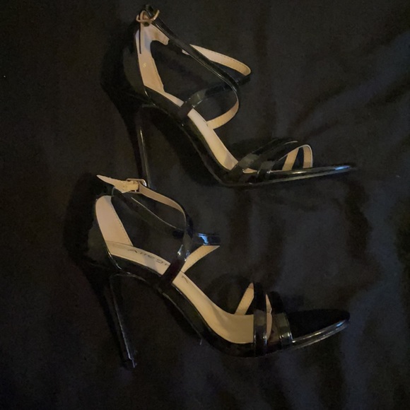 Black high heels - Picture 4 of 4